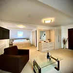 Hotell & Restaurant Pod Kastany 3*