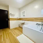 & Restaurant Pod Kastany