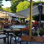& Restaurant Pod Kastany 3* Krupka