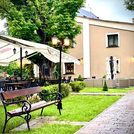 Hotel & Restaurant Pod Kastany 3*