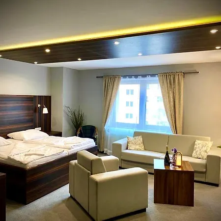 & Restaurant Pod Kastany 3* Krupka