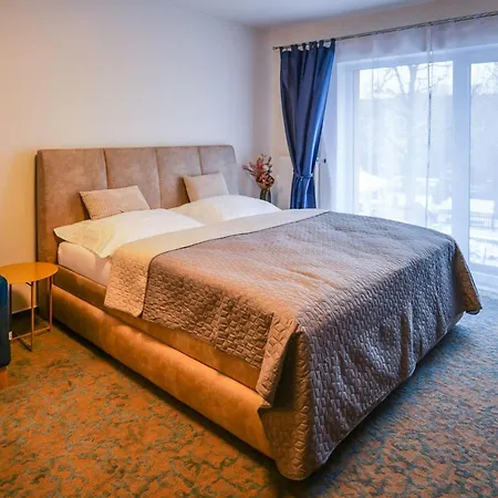 Hotel & Restaurant Pod Kastany Krupka