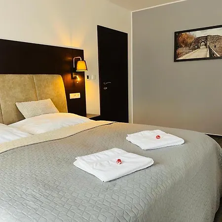 Hotel & Restaurant Pod Kastany 3*