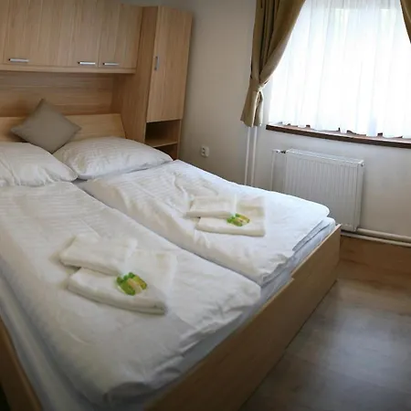 & Restaurant Pod Kastany Szálloda