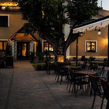& Restaurant Pod Kastany Szálloda 3*