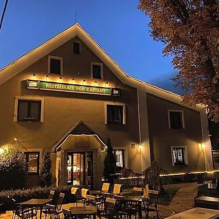 & Restaurant Pod Kastany 3*