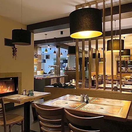 & Restaurant Pod Kastany Szálloda 3*