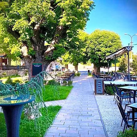 & Restaurant Pod Kastany Krupka