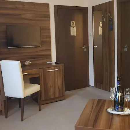 Hotell & Restaurant Pod Kastany Krupka