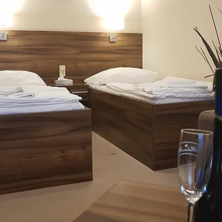 & Restaurant Pod Kastany Hotel Krupka