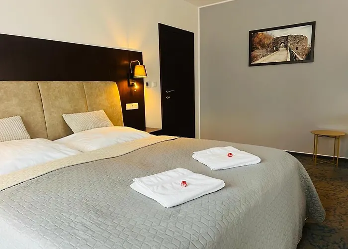 Hotel & Restaurant Pod Kastany 3*