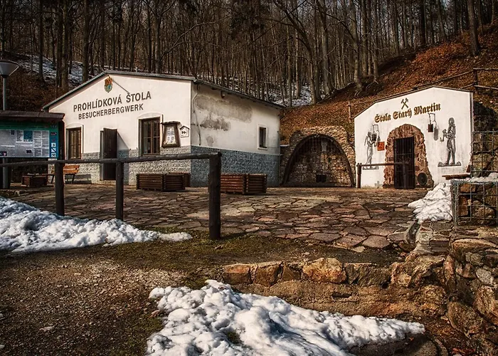 & Restaurant Pod Kastany Krupka