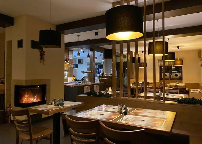 & Restaurant Pod Kastany 3* Krupka